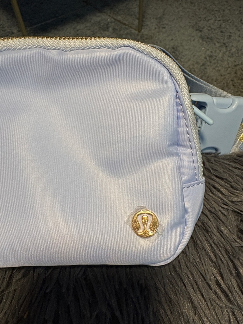 lululemon athletica Light Blue Everywhere Belt Bag - Picture 5 of 11